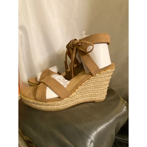 Women's Shoedazzle Wedge Sandals "Jillian" style, Tan faux suede Size 10 NIB - Picture 10 of 16